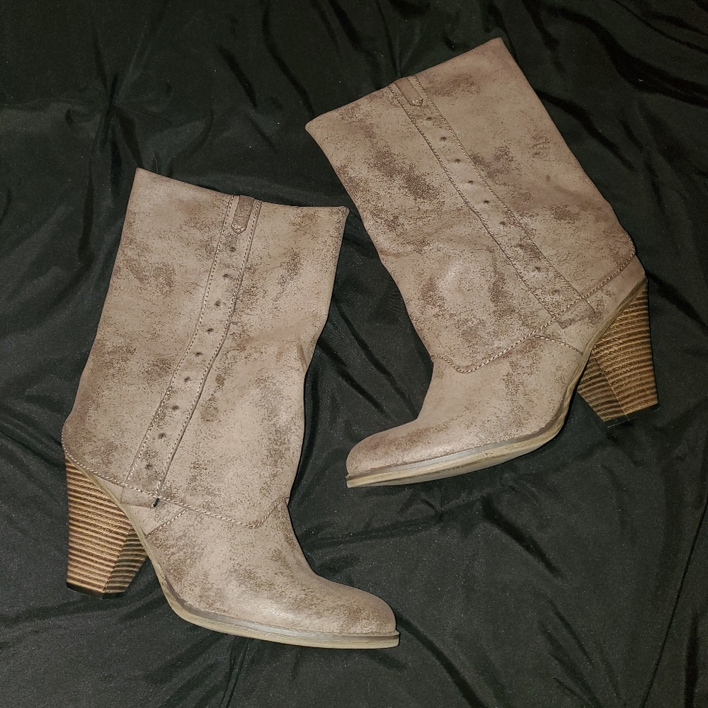 Mia gray distressed leather material boots size 10